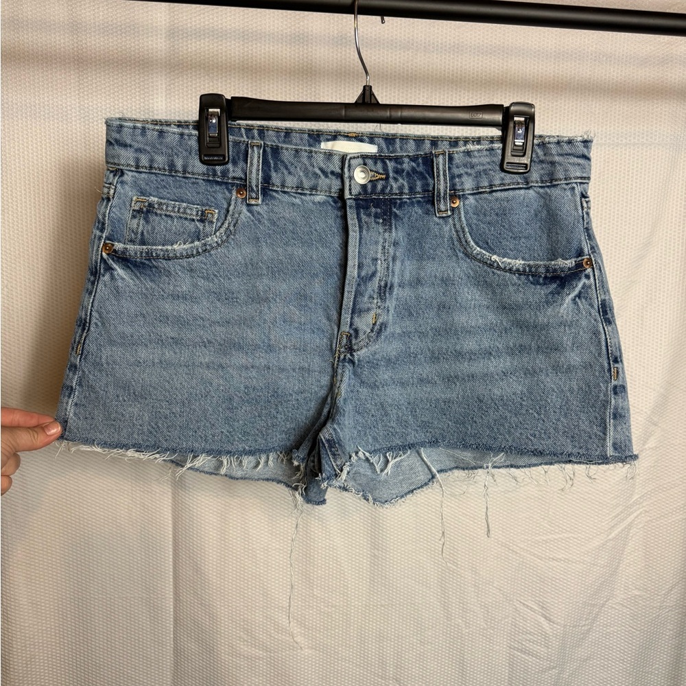 H&M Blue Jean Shorts with Frayed Hem and Mid-Thigh Length